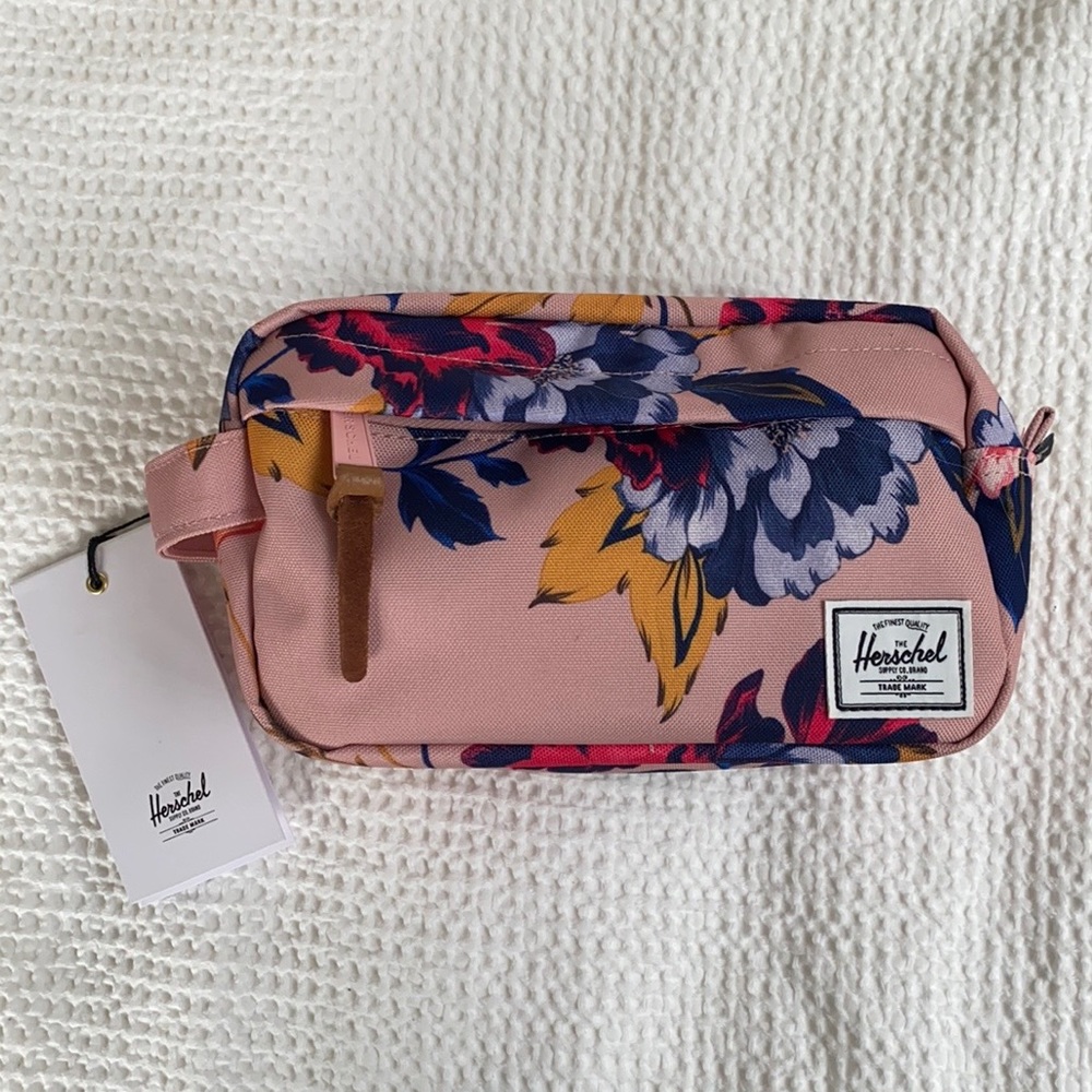 Herschel Chapter Carry On - Winter Flora NWT